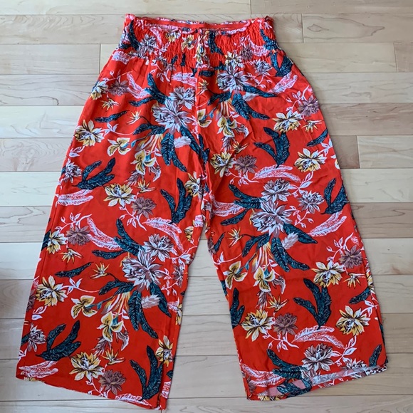 Design Lab Lord & Taylor Pants - Design Lab Floral Cropped Summer Pant